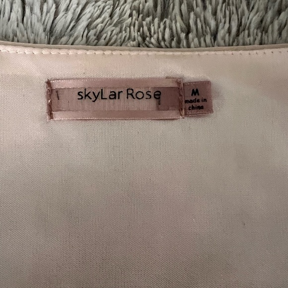 Skylar Rose deep V bodysuit - Picture 5 of 6